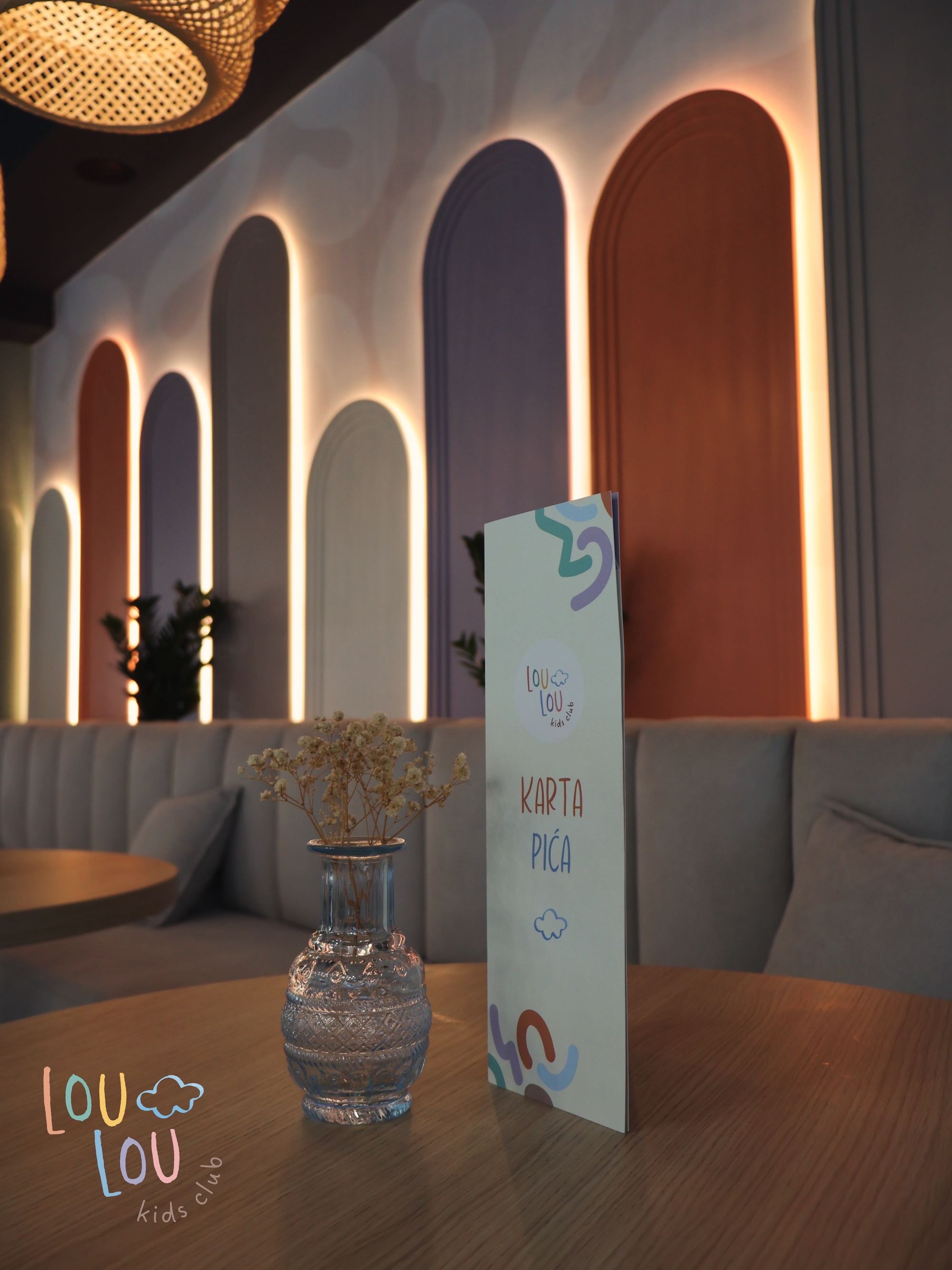 LouLou café sto sa meni karticom
